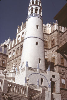 Mokallah [minaret ?]