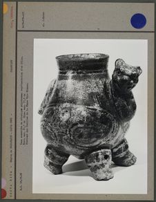 Vase zoomorphe en céramique polychrome