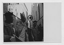 Cérémonie religieuse, procession autour de la cathédrale