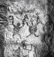 Bande-film de 3 vues concernant des pétroglyphes