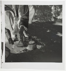 Fabrication des moules à beignets"tavy-fanaova-mofo"