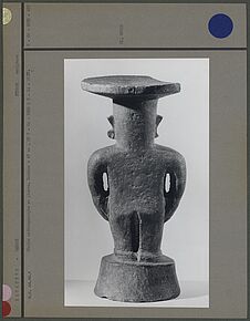 Statuette anthropomorphe en pierre