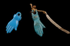 Amulettes en forme de main