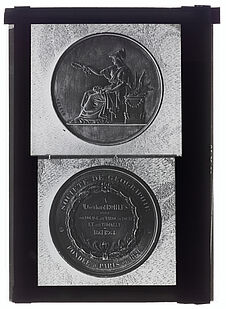 La médaille décernée à Rohlfs par la Société de géographie à Paris