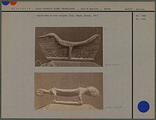 Appuis-tête en bois sculpté