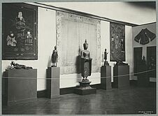 Musée. Vue d'un panneau de la galerie de l'Indochine