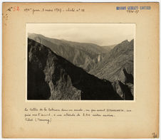 La vallée de la Salouen dans un coude, un peu avant Djrangnein