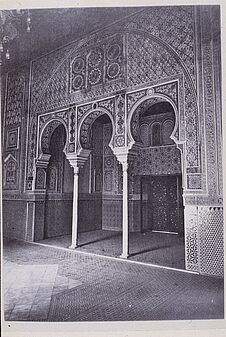 Détails de décors modernes dans les palais du sultan