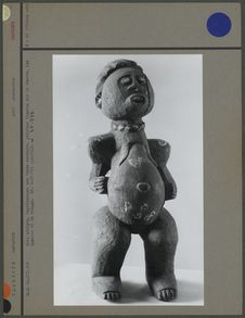 Bois sculpté, femme enceinte Bamiléké