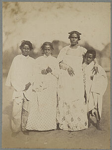 Groupe de femmes malgaches.