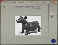 Figurine zoomorphe en céramique, un chien