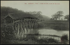 Pont couvert, route de Xa-Lam