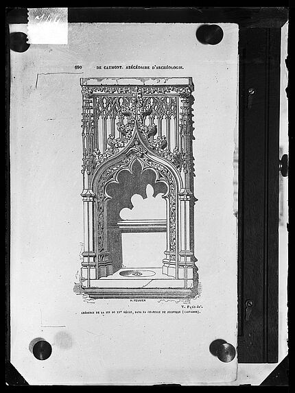 Crédence de la fin du XVe siècle, dans la chapelle de Jucoville