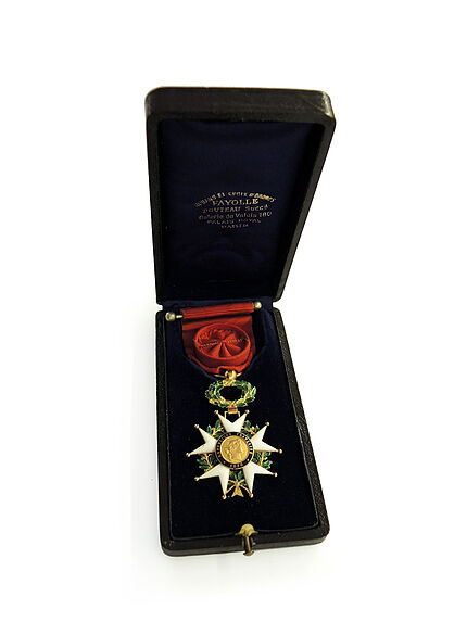 Insigne d'officier de la Légion d'honneur de Georges Thomann (promotion 3 juillet 1919), dans son écrin Fayolle Paris d'origine.