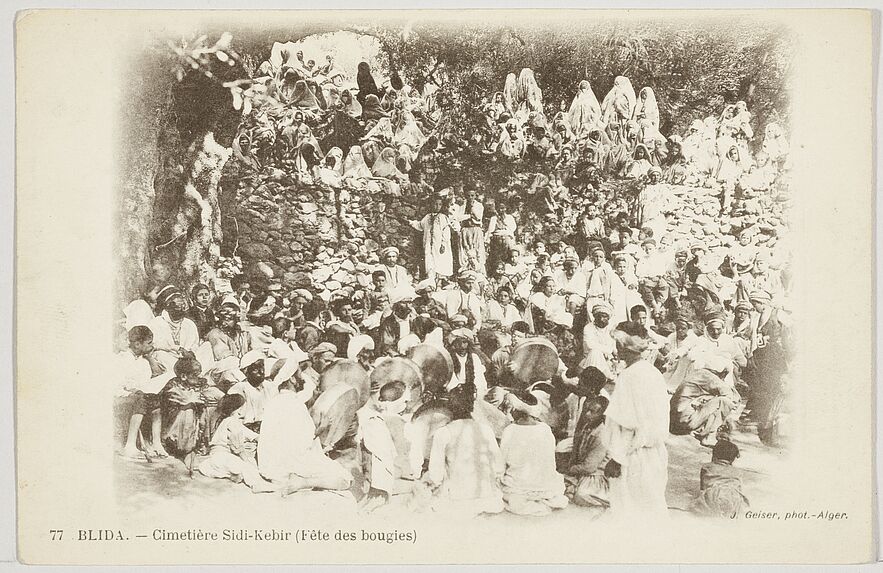 Blida. - Cimetière Sidi-Kebir (Fête des bougies)