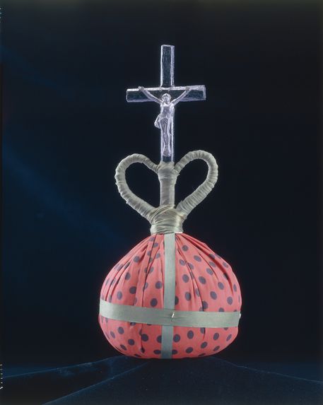 Paquet magico-religieux avec croix (vaudou)