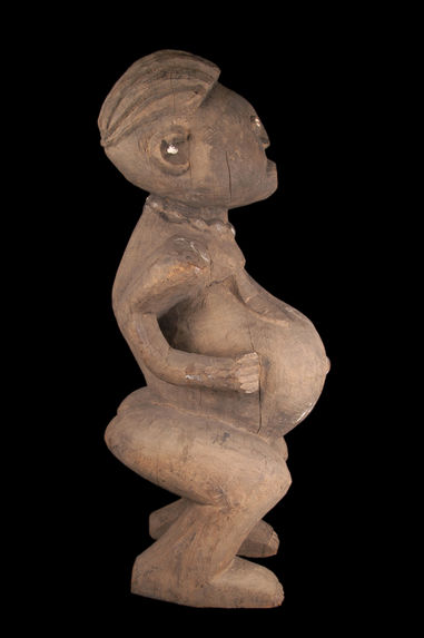 Statue de femme enceinte