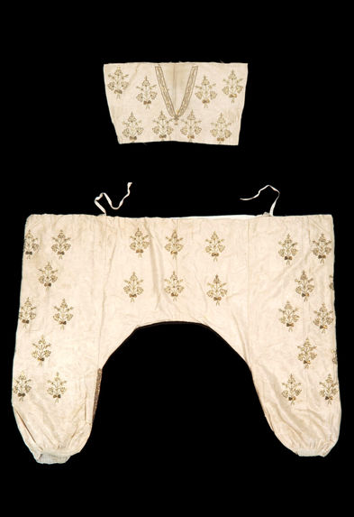 Costume de mariée : bustier et pantalon