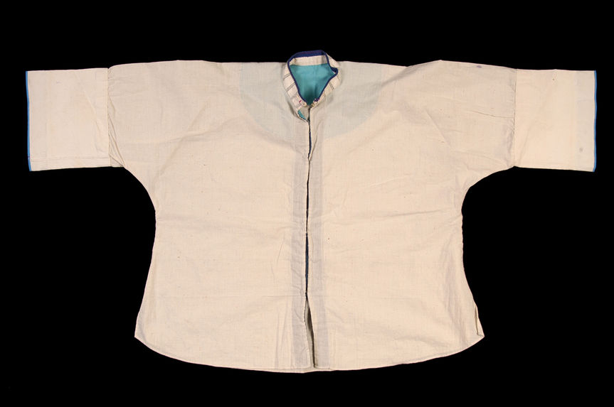 Costume de femme : blouse