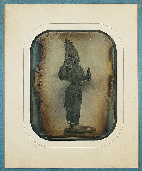 Sans titre [statuette de divinité indienne]