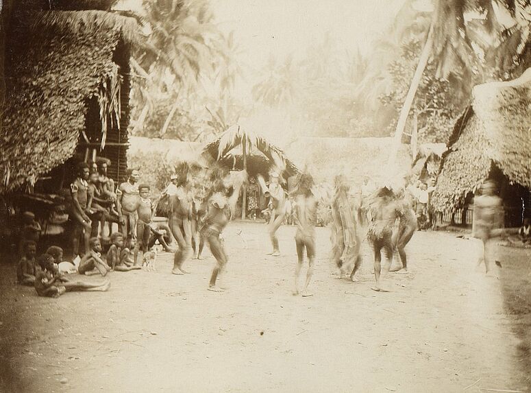 Danses des indigènes de Bogadjim