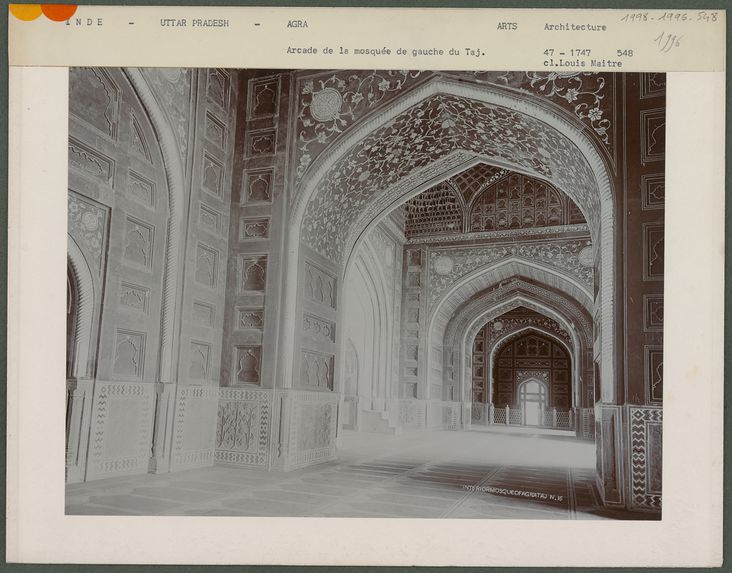 Arcade de la mosquée de gauche du Taj, Agra