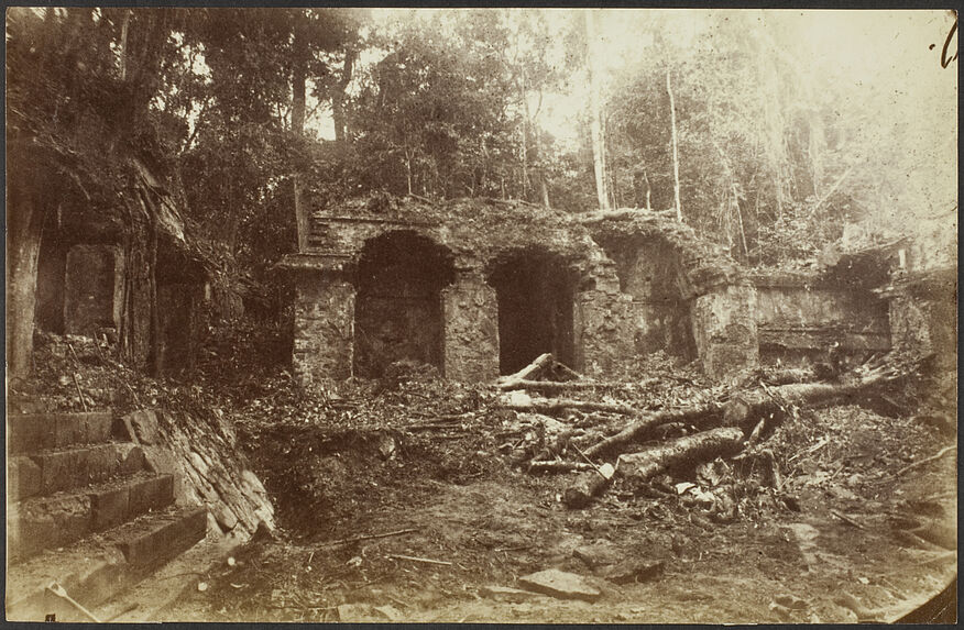 Palenque. Bâtiment au sud de la première cour