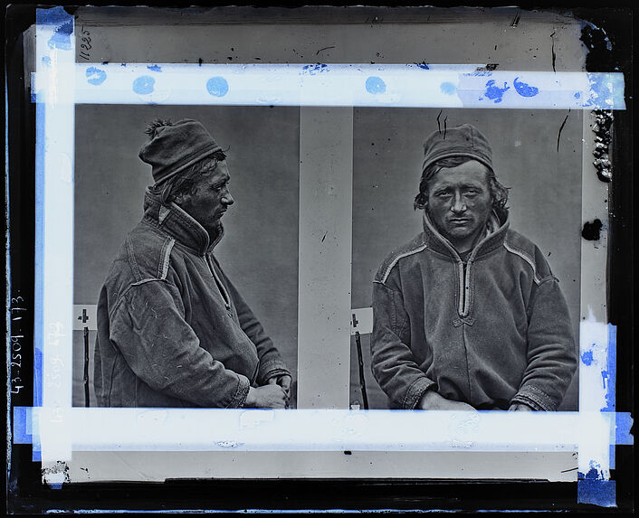 Lapon [Portrait d'un homme assis sur une chaise ; face et profil]