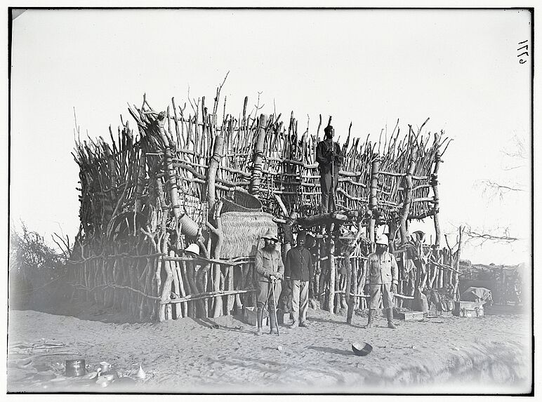 Sans titre [fortification en bois ?]