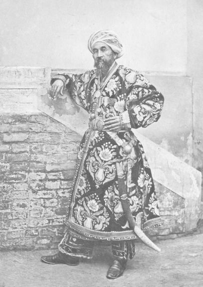 Le &quot;Starchi-Aksakal&quot; de Samarkand en grand costume de cérémonie