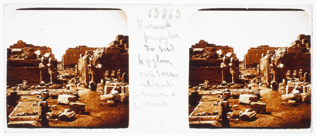 Karnak. Propylées du sud, quatre pylônes, voie sacrée reliant le temple d'Amon au temple de Mout