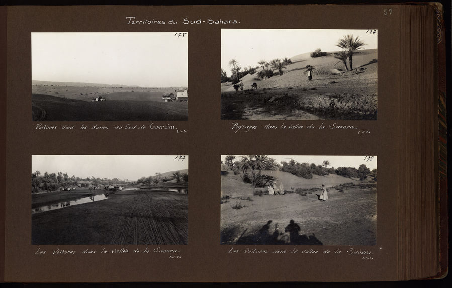 Les voitures dans la vallée de la Saoura