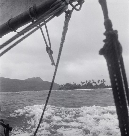 Sans titre [la mer vue depuis un bateau]