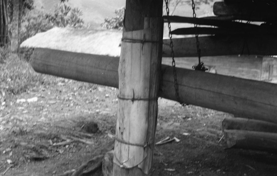 Buang Watut. Mission 75-76. Bande film de 6 vues : Mapos, Dump, maisons et portraits
