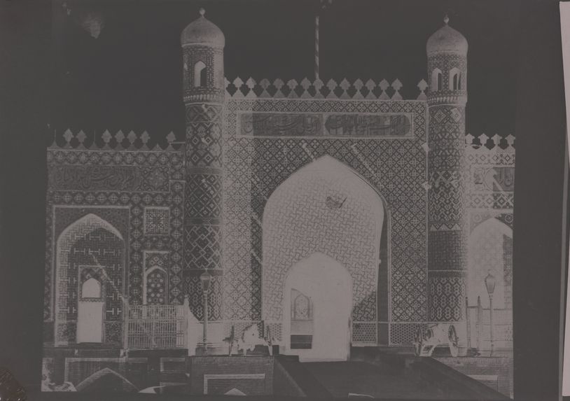 Façade principale du palais du Khan