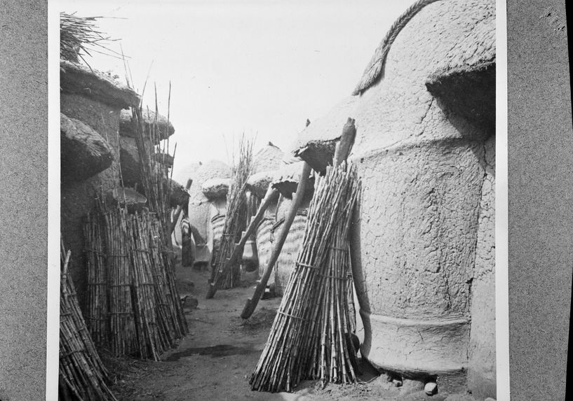 Vue de greniers chez le lamido