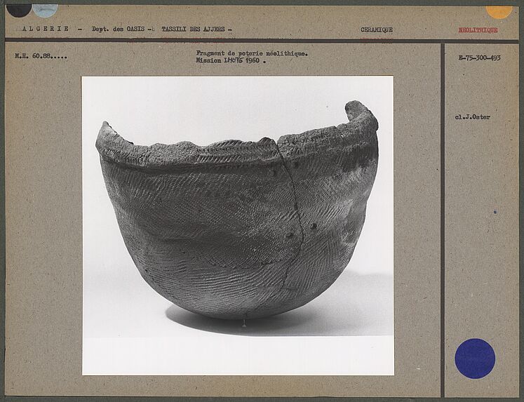 Fragment de poterie néolithique