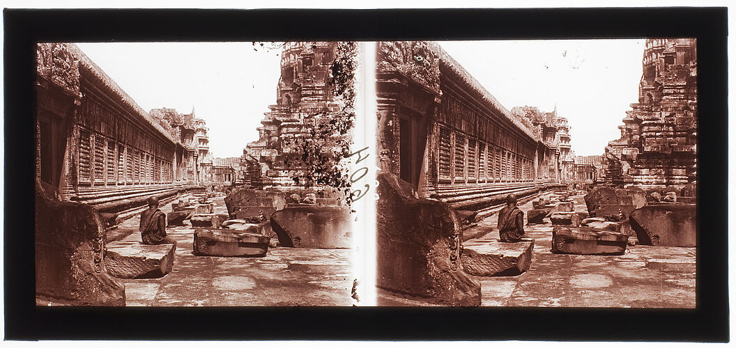 Angkor Vat - Parmi les ruines