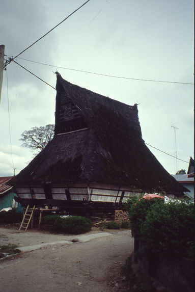 Berastagi ; Batak Karo [construction]