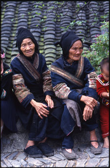 Femmes âgées de Langde