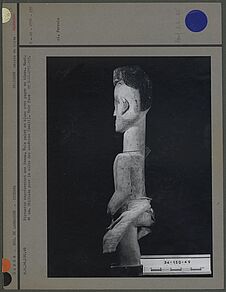 Statuette représentant une femme