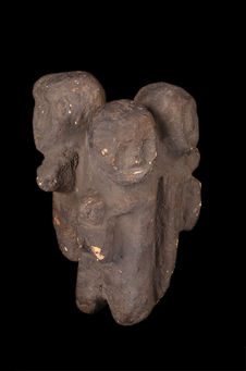 Sculpture anthropomorphe (trois personnages)