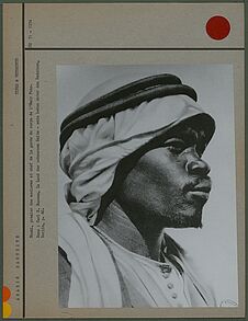 Mnahi, premier des esclaves et chef de la garde du corps de l'Emir Fuaz