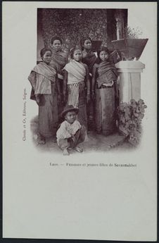 Femmes et jeunes filles de Savannakhet