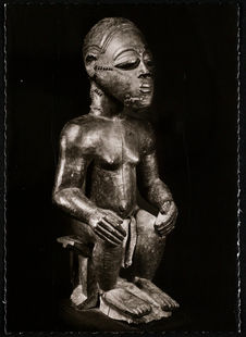 Ahnenfigur [figure ancestrale]