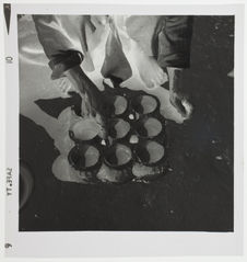 Fabrication des moules à beignets"tavy-fanaova-mofo"