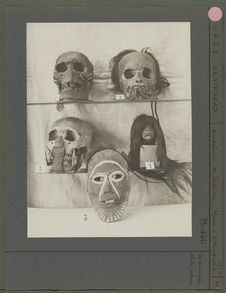 Les masques et les crânes