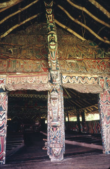 Papua New Guinea ; Vallée du Sepik ; Porapora ; Village de Muruken ; Façade de…