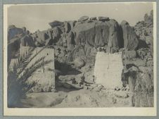 Les rochers à l'entrée du village d'Azellouaz