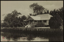 Une factorerie sur les bords du Lac Cayo